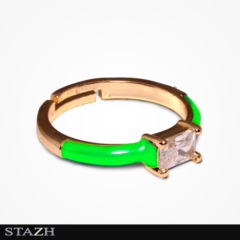 Cubic zirconia-ring