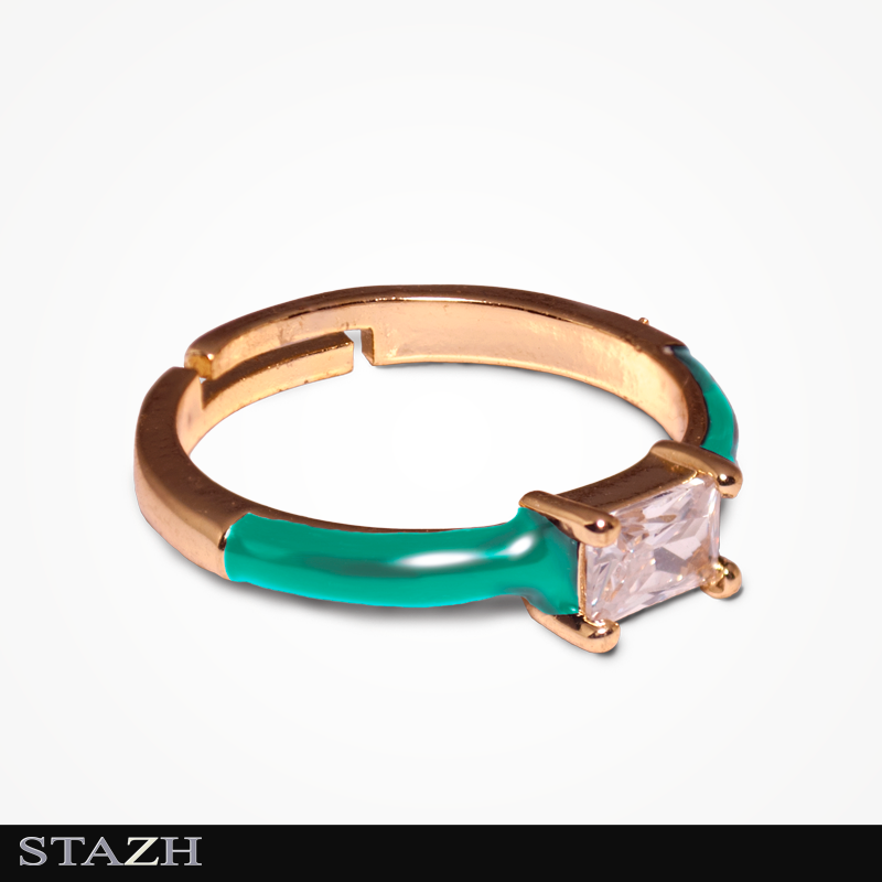 Cubic zirconia-ring