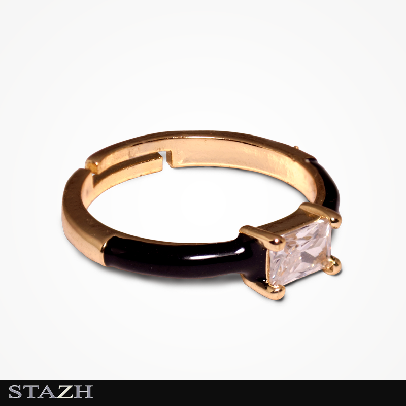 Cubic zirconia-ring